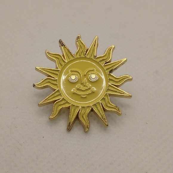 🧁 3/$30 Smile Like the Sun Enamel Pin NEW - Picture 2 of 6